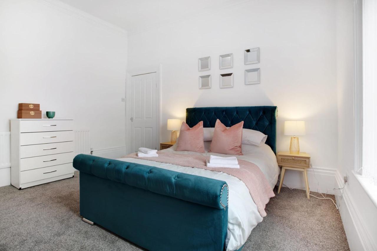 Stunning 4-Bedroom, 2 Bathrooms In Sunderland صندرلاند المظهر الخارجي الصورة
