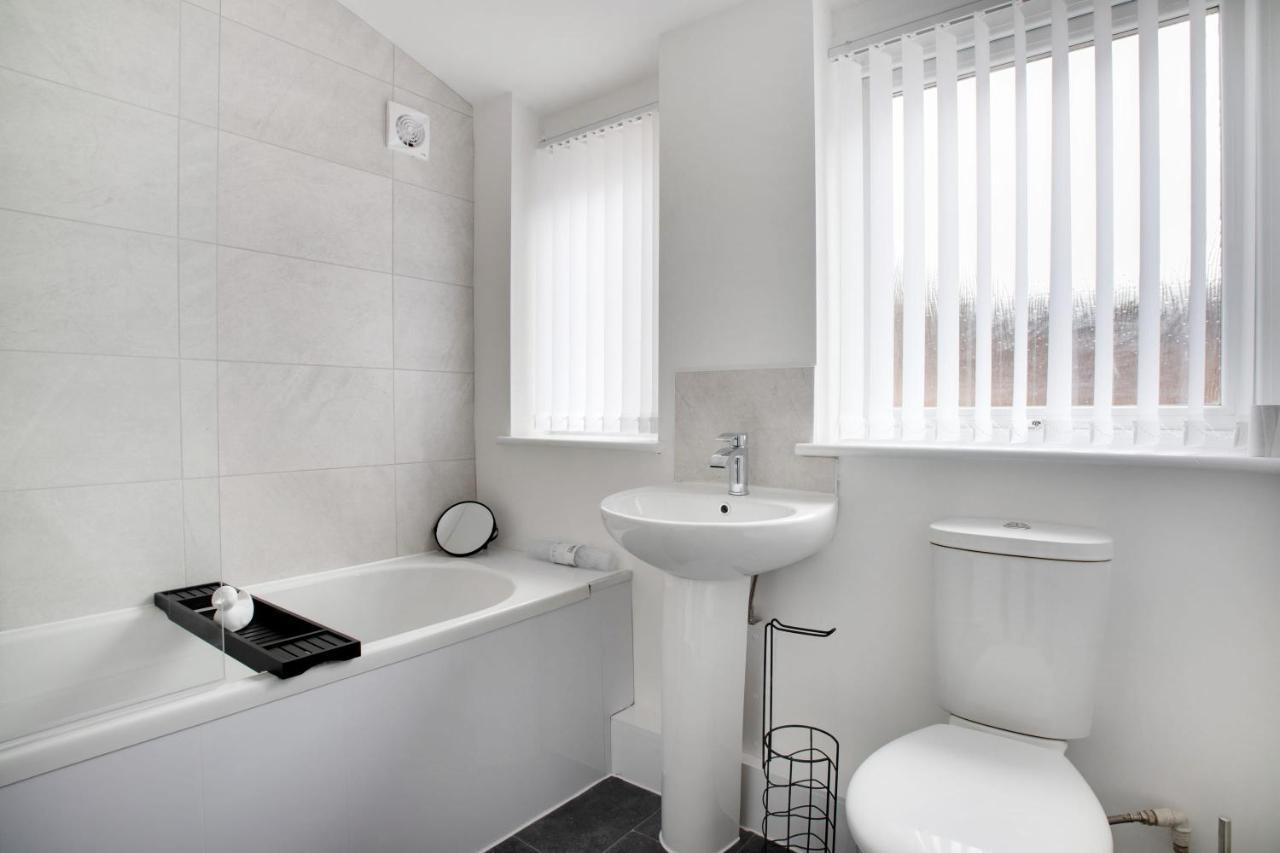 Stunning 4-Bedroom, 2 Bathrooms In Sunderland صندرلاند المظهر الخارجي الصورة