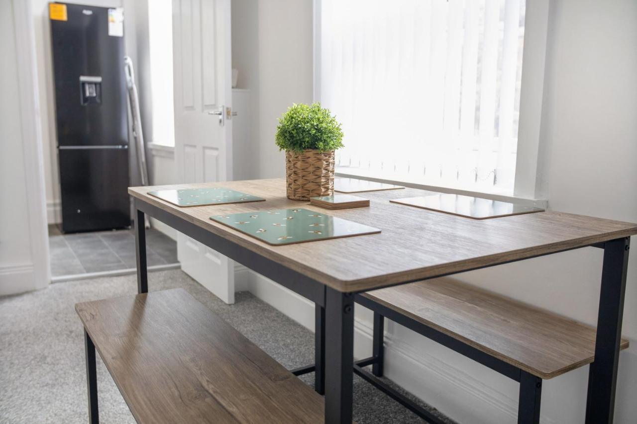 Stunning 4-Bedroom, 2 Bathrooms In Sunderland صندرلاند المظهر الخارجي الصورة