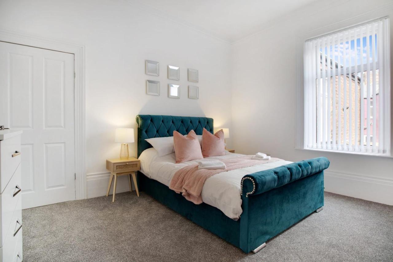 Stunning 4-Bedroom, 2 Bathrooms In Sunderland صندرلاند المظهر الخارجي الصورة