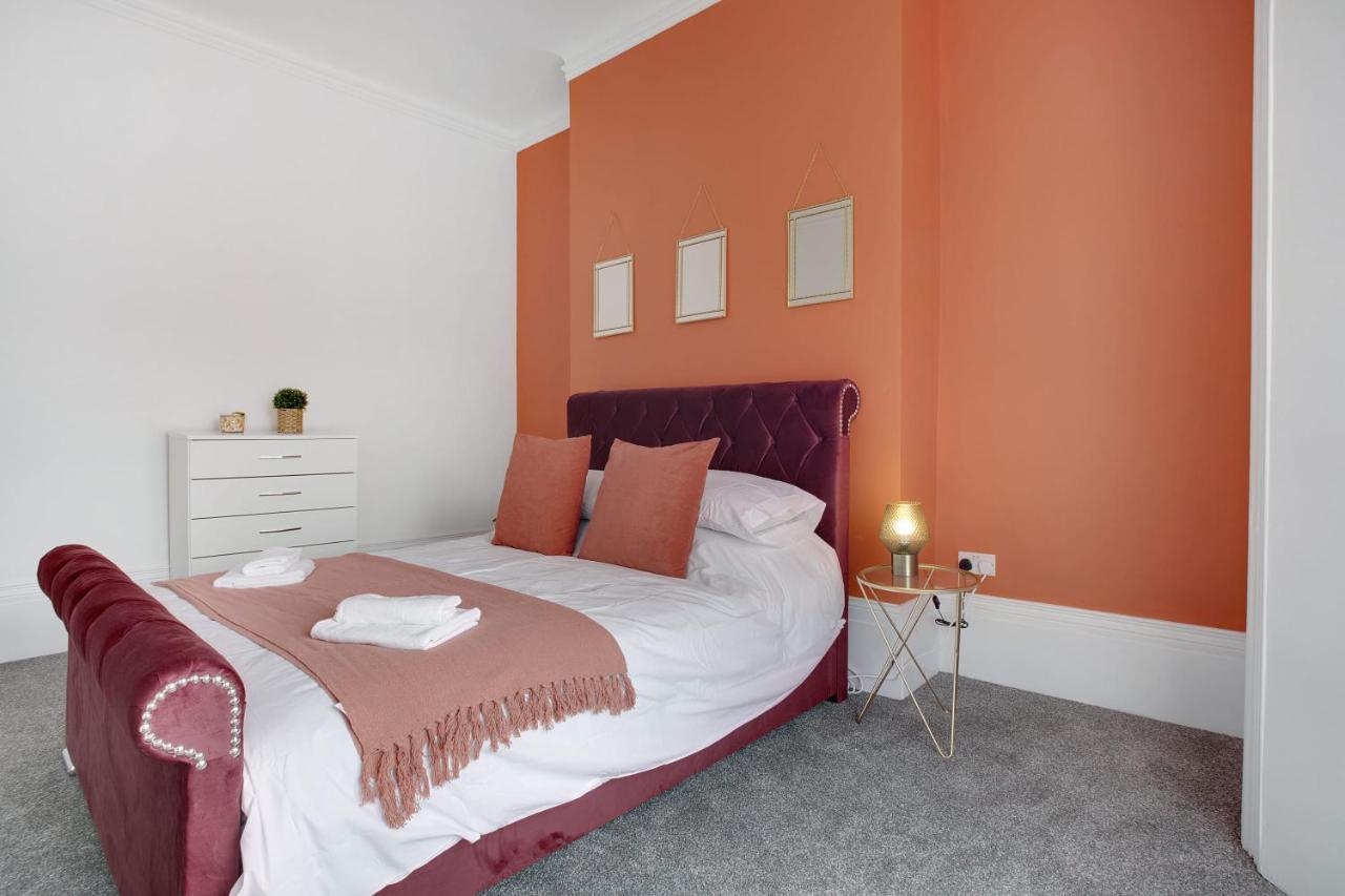 Stunning 4-Bedroom, 2 Bathrooms In Sunderland صندرلاند المظهر الخارجي الصورة